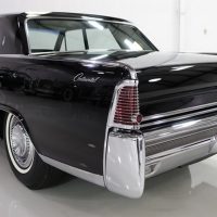 1965 Lincoln Continental Sedan - Image 21