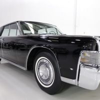 1965 Lincoln Continental Sedan - Image 25