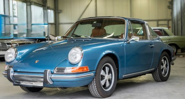 1972 Porsche 911T Targa “Oil Flap”