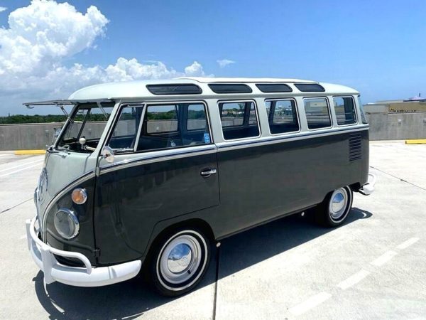 1961 Volkswagen Type 2 Deluxe 23-Window Samba